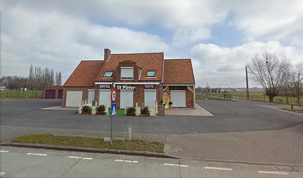 Het café St.-Pieter, waarrond V. Huys in zijn roman de koolbranders situeerde.