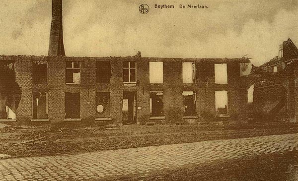 De verwoeste herberg 'De Meerlaan', na WO I (1914-18).