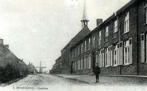 het hospitaal in Moorslede (postkaart, 1878)