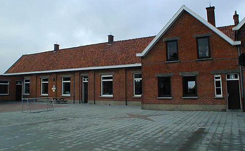 De wijkschool St.-Jozef aan De Koekuit, Nachtegaalstraat 5-7 (1875-2009).