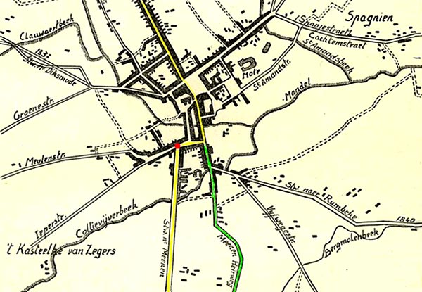 Ten zuiden van Roeselare liep de Meensesteenweg (geel) - die eindigde aan de Meiboom (rood) - parallel met de Oude Heirweg (groen). Stadsplan van architect René Doom, 1845.